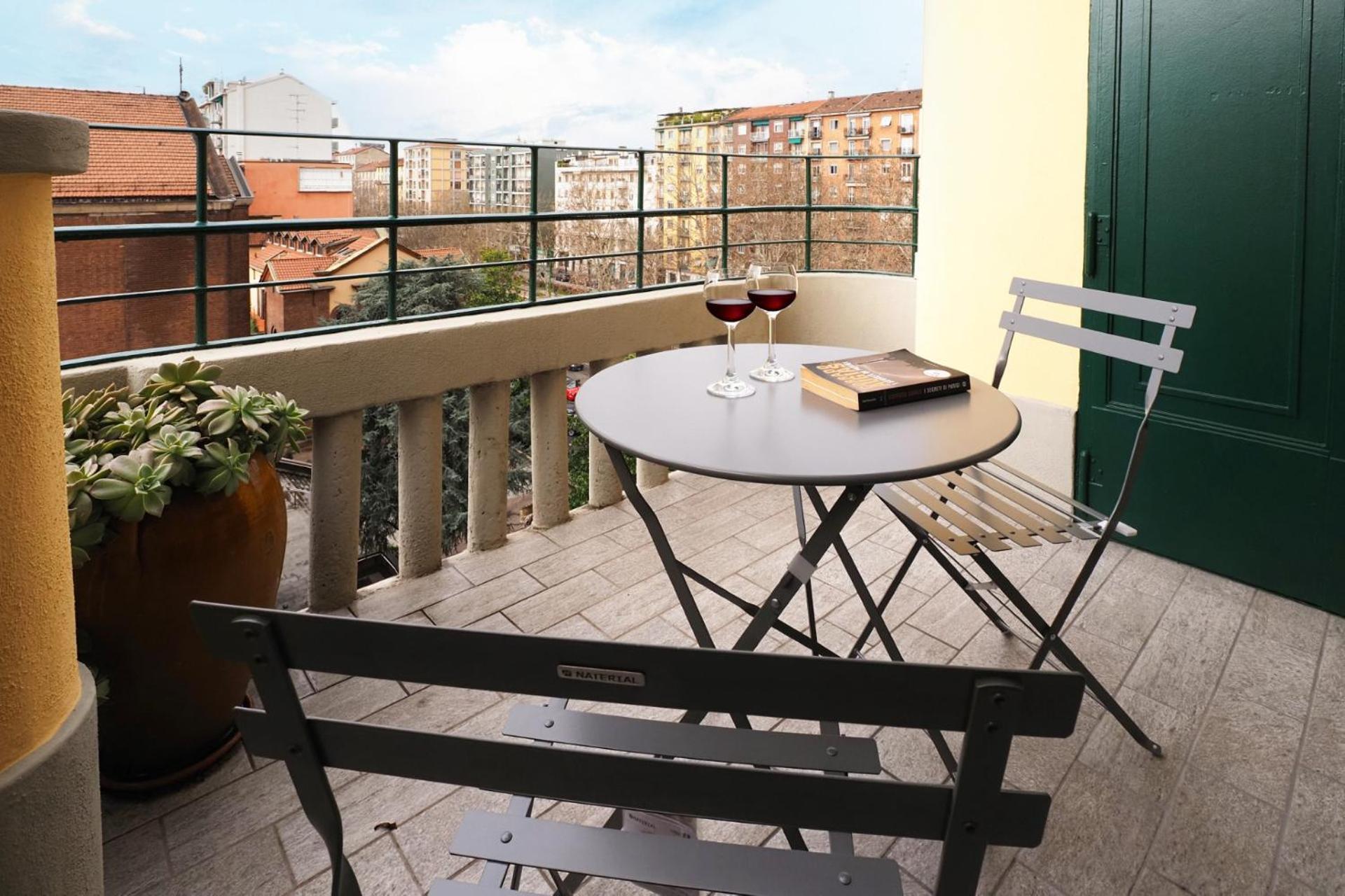 Luminoso Con Terrazzo Forlanini Linate Apartment Mailand